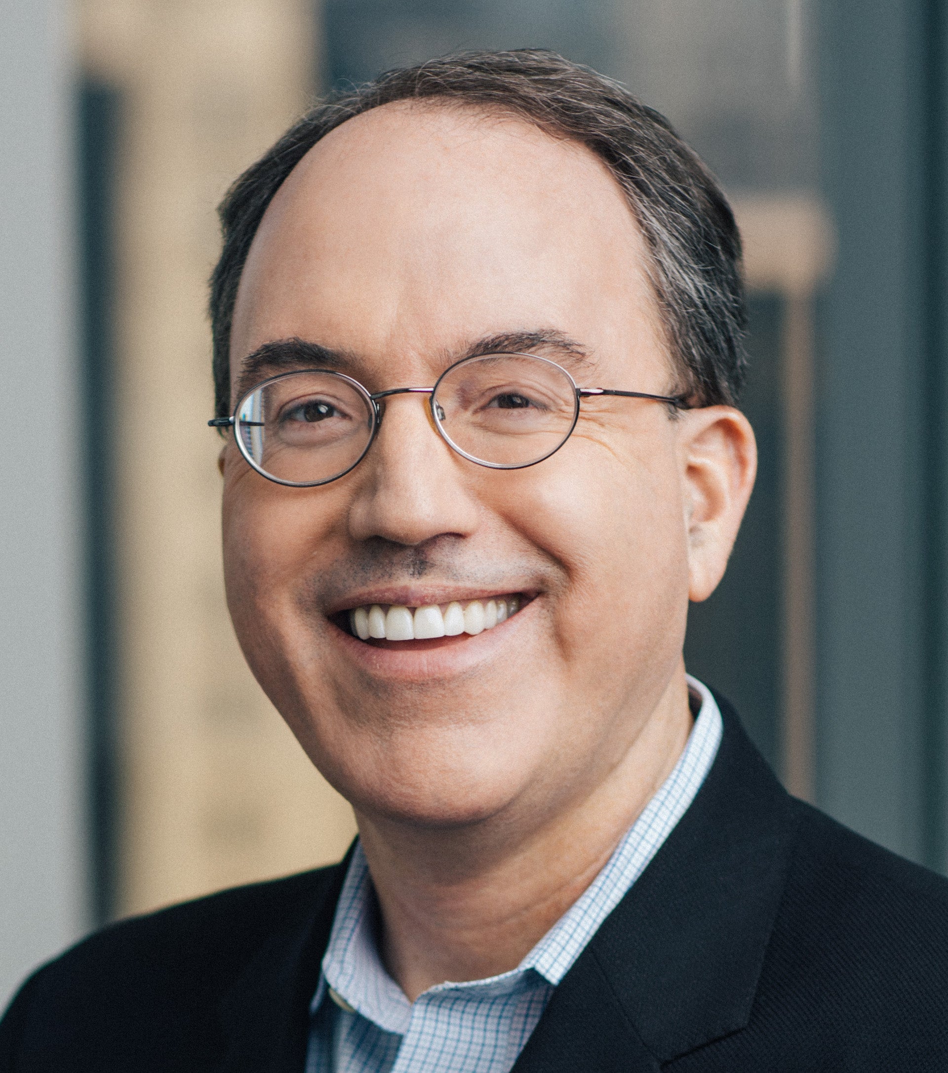 Frank A. McGrew is a managing partner at McNally Capital, a leading merchant bank formed by the McNally family, owner and operator of Rand McNally & Company. McNally Capital provides private capital and delivers advisory services to operating companies and family o ce investors. McGrew has nearly 30 years of experience as both a private investor and adviser to closely held and family-oriented businesses.