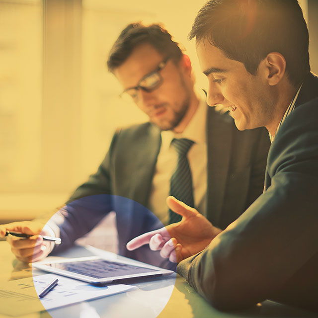 Finanzas, asuntos jurídicos y recursos humanos. Finanzas, asuntos jurídicos y recursos humanos.